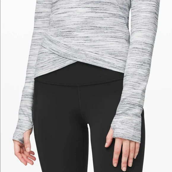 Lululemon close to crossing Long sleeve pullover - Picture 3 of 9